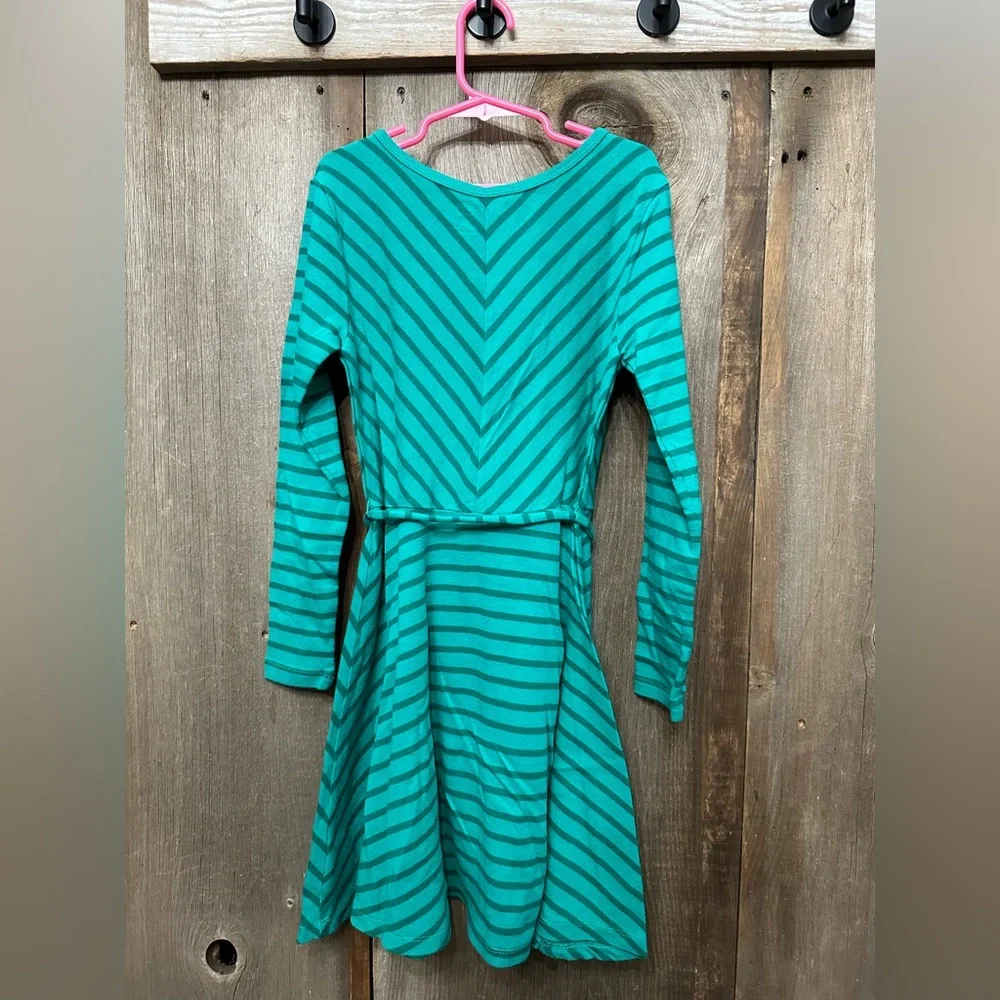 Old Navy Chevron Stripe Tie Waist Skater Dress in Green Size 8 Medium Girls